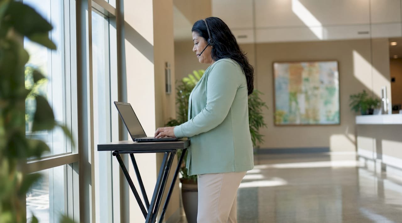 Healthcare coordinator managing responsive support